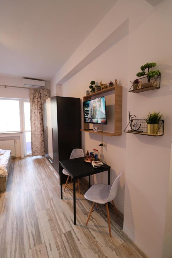 Charming Cozy Studio - Old Town - Free Minibar Lägenhet Bukarest Exteriör bild