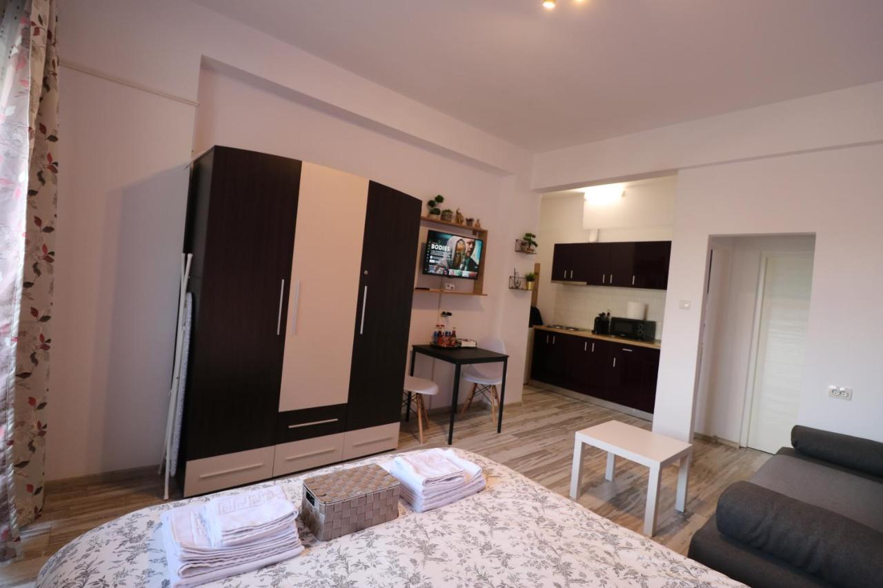 Charming Cozy Studio - Old Town - Free Minibar Lägenhet Bukarest Exteriör bild